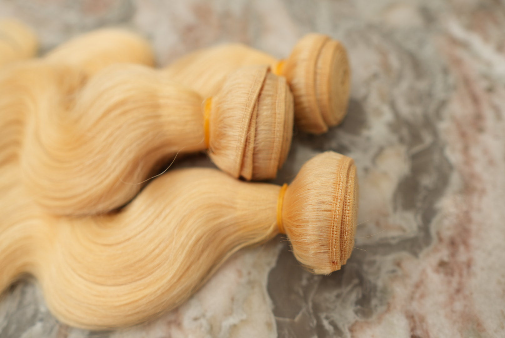 BRAZILIAN BLONDE BODY WAVE