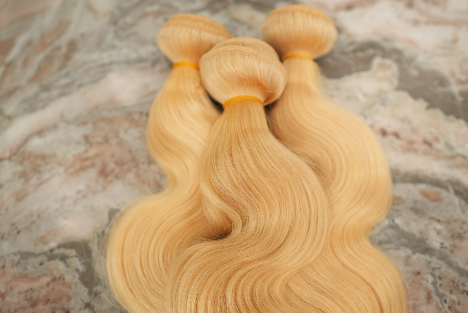 BRAZILIAN BLONDE BODY WAVE
