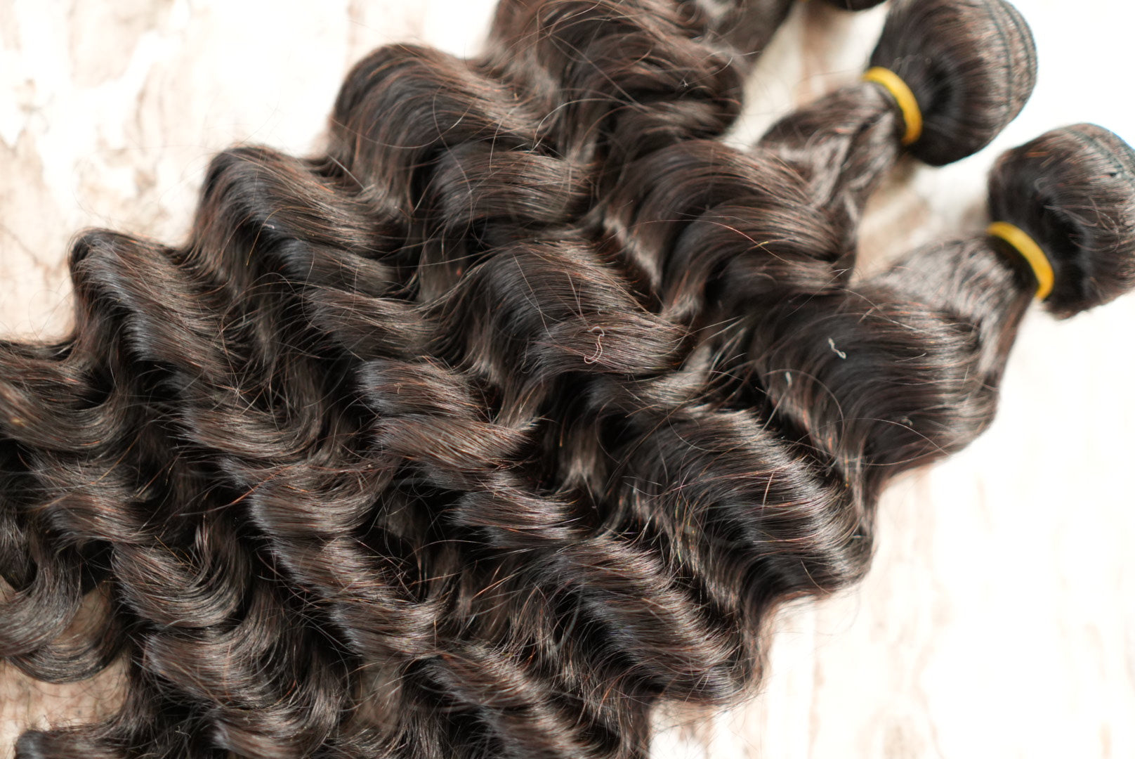 PERUVIAN LOOSE CURL INDIVIDUAL BUNDLES