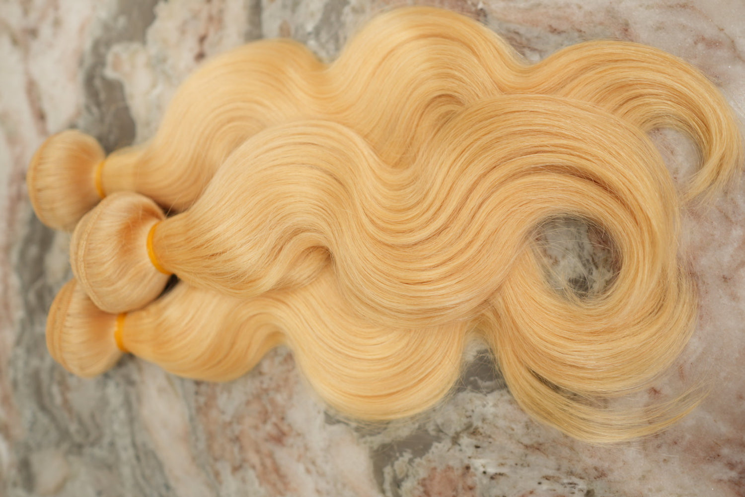 BRAZILIAN BLONDE BODY WAVE