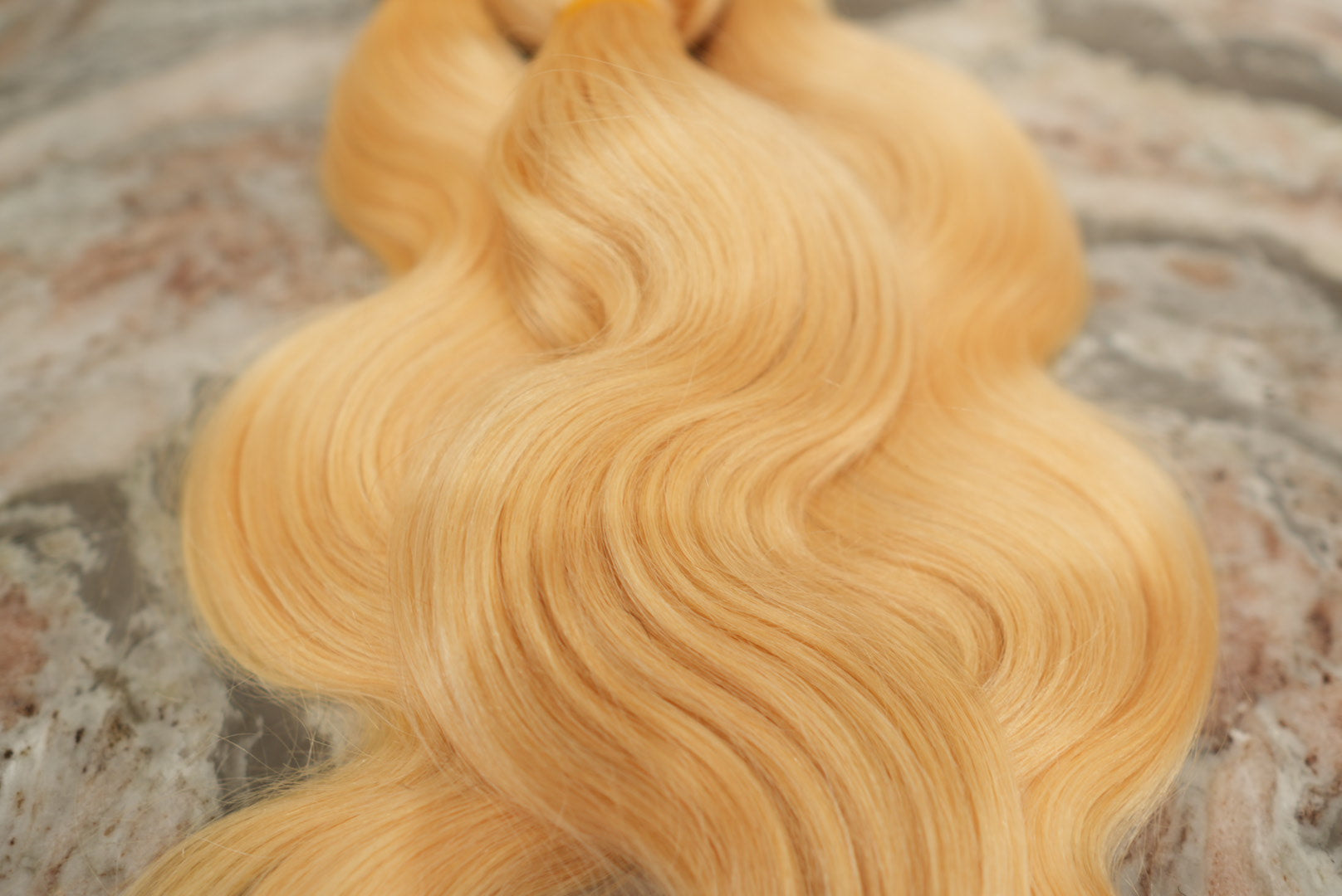 BRAZILIAN BLONDE BODY WAVE