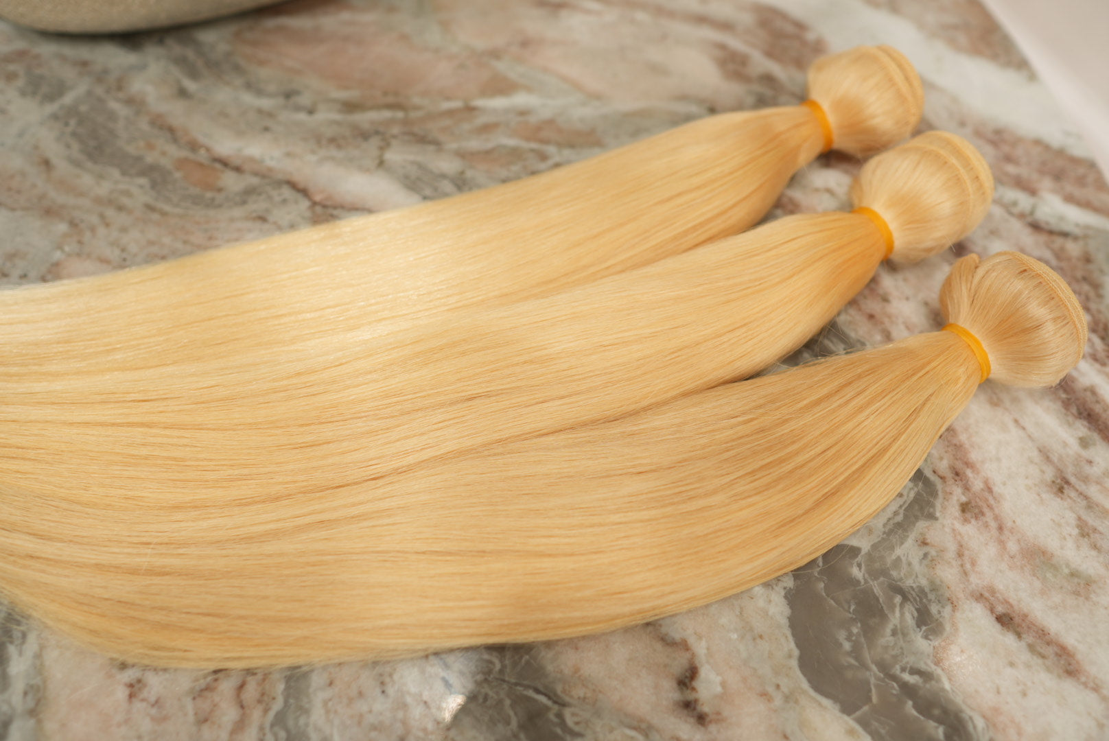 BRAZILIAN BLONDE  STRAIGHT